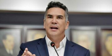 Alejandro Moreno critica al gobierno por crisis sanitaria ante brote de sarampión en México