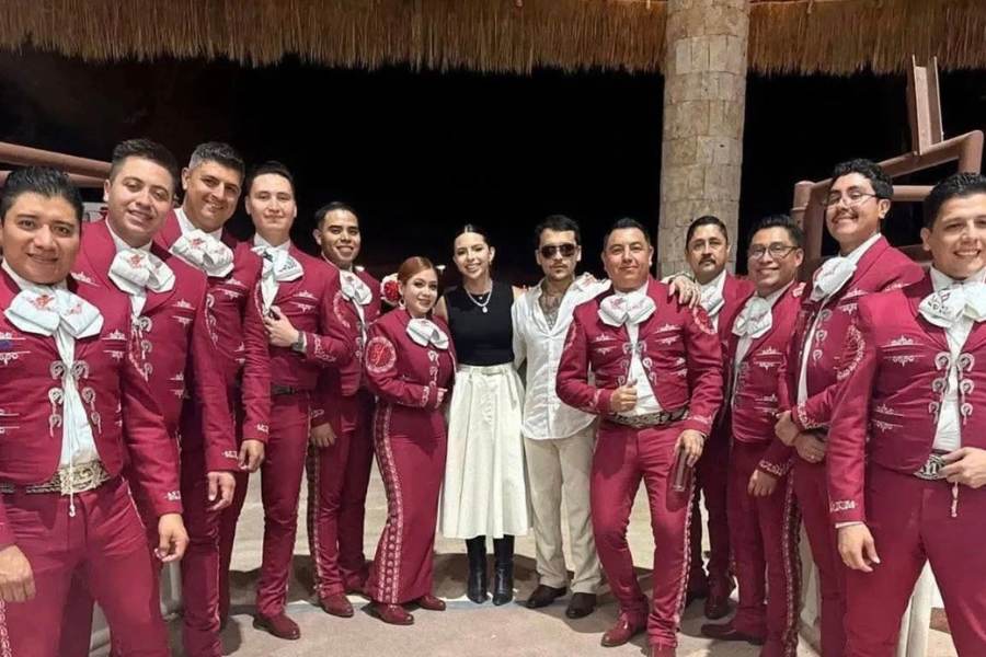 Ángela Aguilar y Christian Nodal celebran San Valentín en Cancún 