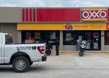 Asaltan tienda Oxxo El Mante