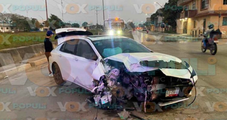 Auto derrapa en Tampico