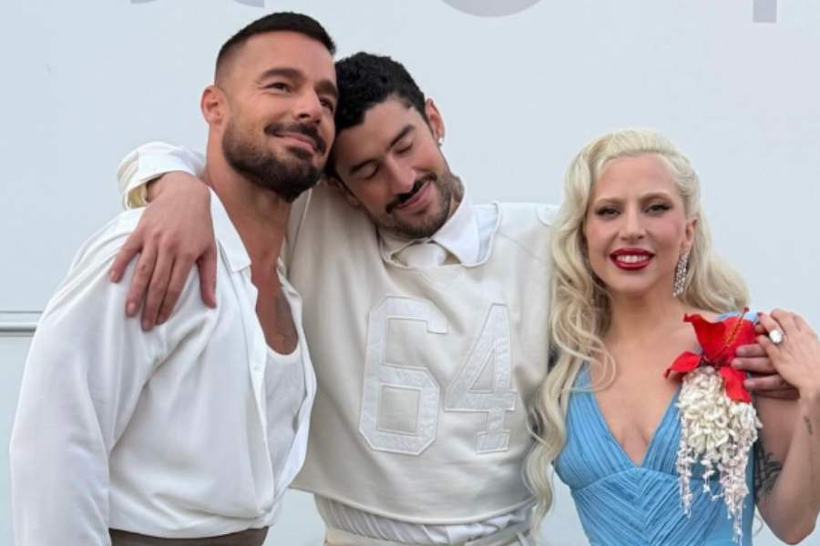 Bad Bunny al borde del llanto junto a Ricky Martin tras su show en el Super Bowl LX