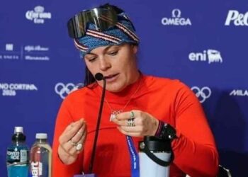 Breezy Johnson recibe un reemplazo de su medalla en los Juegos Olímpicos de Invierno