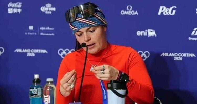 Breezy Johnson recibe un reemplazo de su medalla en los Juegos Olímpicos de Invierno