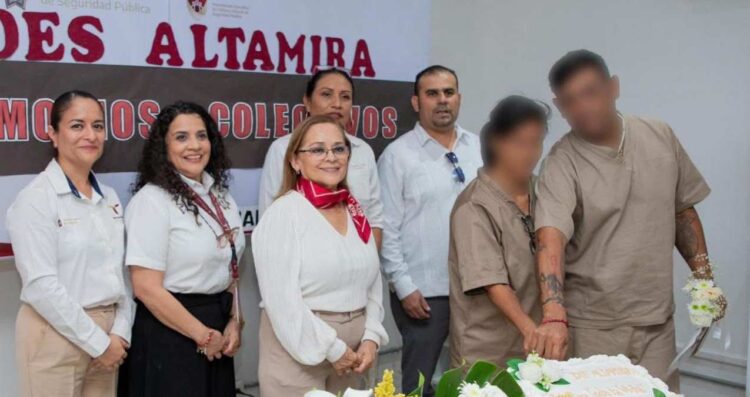Celebran matrimonios colectivos en CEDES Altamira, Tamaulipas