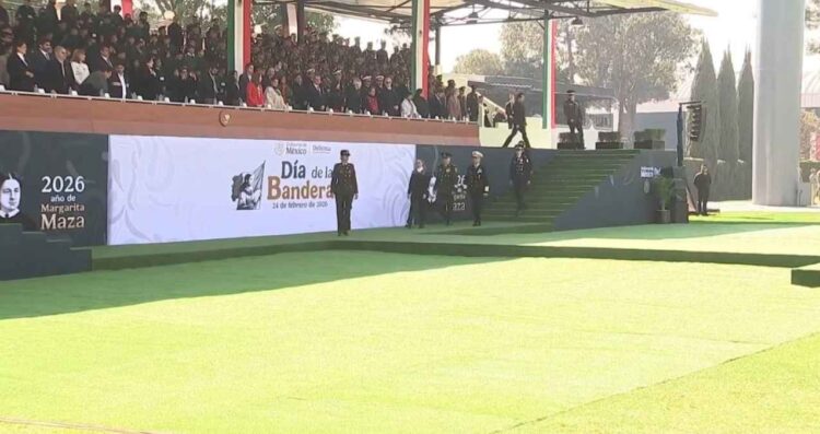 Claudia Sheinbaum encabeza ceremonia por el Día de la Bandera en Campo Marte en la Ciudad de México