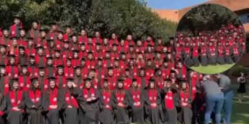 Colapsa gradas durante foto de graduación en Universidad Iberoamericana de la CDMX; reportan más de 20 heridos