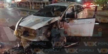 Conductor abandona auto “chocolate” tras chocar contra poste en Altamira, TamaulipasConductor abandona auto “chocolate” tras chocar contra poste en Altamira, Tamaulipas