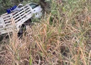 Camioneta volcada carretera Mante – Ocampo
