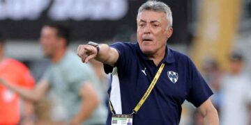Domènec Torrent cumple 35 partidos sin repetir alineación con Rayados de Monterrey