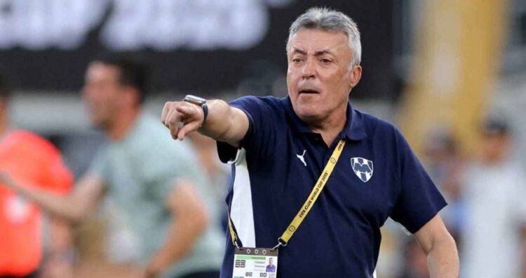 Domènec Torrent cumple 35 partidos sin repetir alineación con Rayados de Monterrey