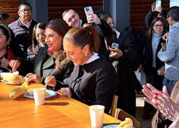 Entre tamales, atole y convivencia, Sheinbaum celebra el Día de la Candelaria