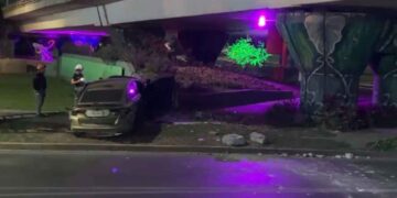 Fatal accidente en la avenida Universidad deja a un joven sin vida y 3 heridos en San Nicolás, NL
