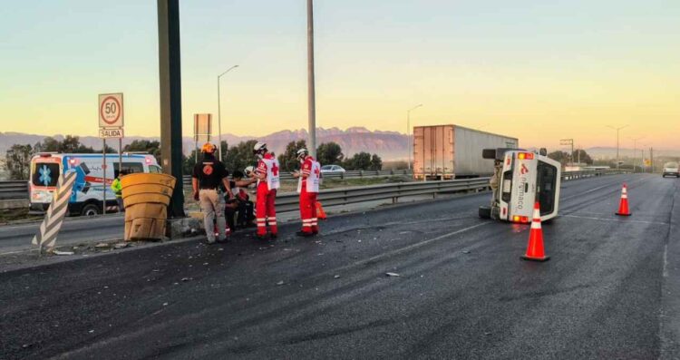 Fuerte accidente en Anillo Vial Metropolitano moviliza a las autoridades en Escobedo, NL