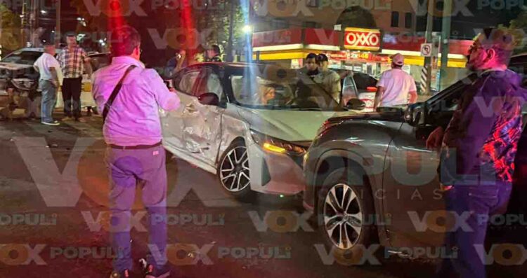 Fuerte choque entre taxi y auto particular deja cuatro lesionados en Tampico, Tamaulipas
