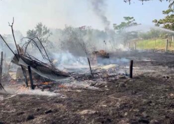 incendio casita colonia Campesina El Mante
