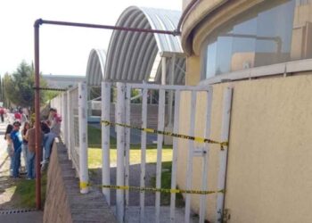 Hombre ataca con arma blanca a joven dentro de universidad en Ixtlahuaca, Edomex