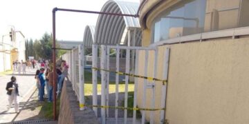 Hombre ataca con arma blanca a joven dentro de universidad en Ixtlahuaca, Edomex