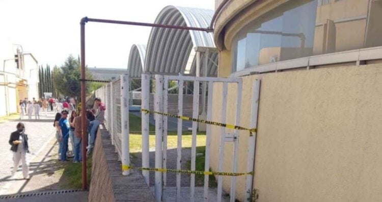 Hombre ataca con arma blanca a joven dentro de universidad en Ixtlahuaca, Edomex