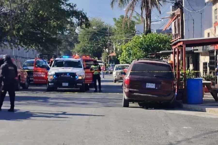 Hombre muere aplastado por su camioneta en Monterrey, Nuevo León