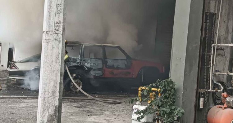 Incendio camioneta centro Monterrey
