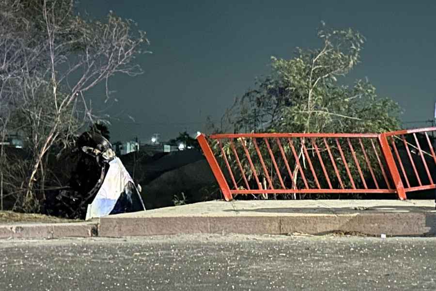 Joven conductor muere al sufrir fatal volcadura en Guadalupe, Nuevo León, tras regresar de jugar fútbol