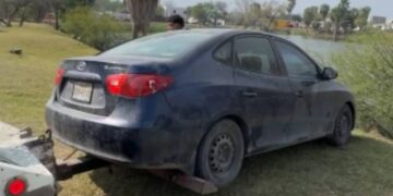 Joven intenta meter su auto al Laguito en Matamoros, Tamaulipas