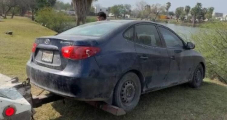 Joven intenta meter su auto al Laguito en Matamoros, Tamaulipas