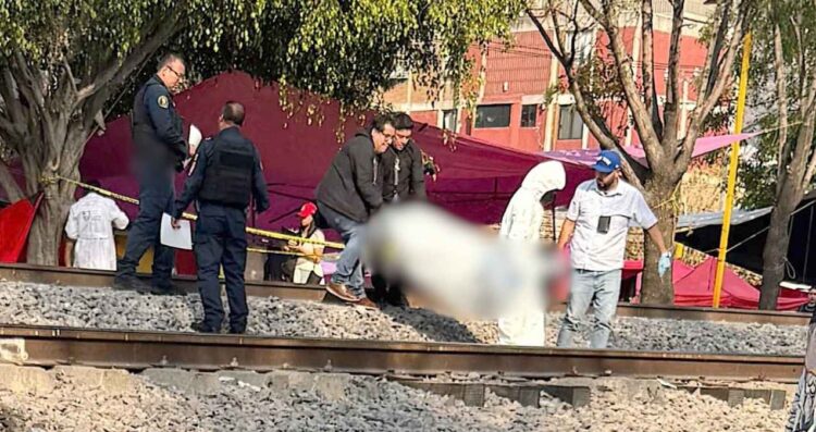 joven tianguis arrollado tren