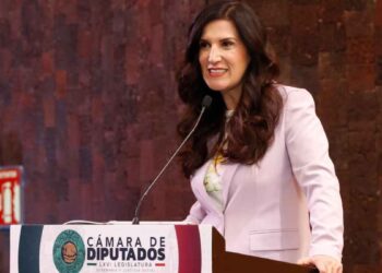 Kenia López Rabadán afirma que la Constitución debe ser el instrumento para pacificar a México