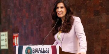 Kenia López Rabadán afirma que la Constitución debe ser el instrumento para pacificar a México