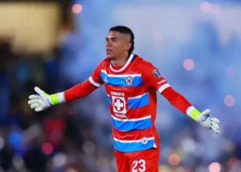 Kevin Mier, cerca de regresar a las canchas con Cruz Azul tras su fuerte lesión