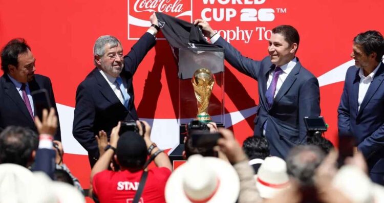 La Copa del Mundo llega a México y arranca su recorrido por el país