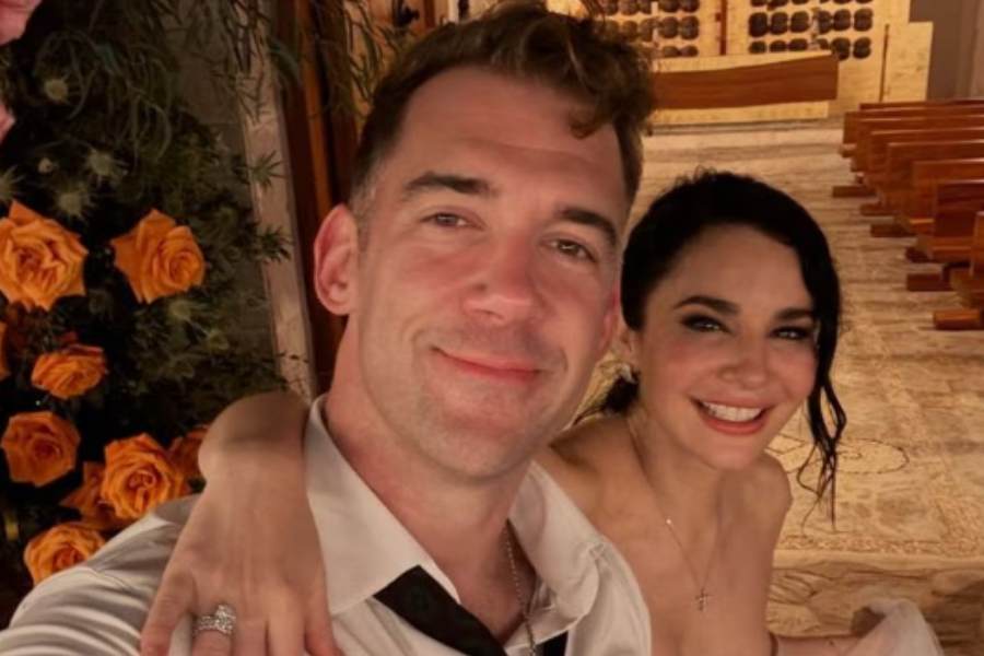 Martha Higareda comparte fotos inéditas de su boda en su primer aniversario con Lewis Howes