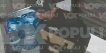 Masculino ingresa y roba negocio utilizando una pala en Tampico, Tamaulipas