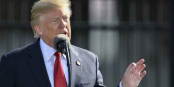Donald Trump arremete contra la Corte Suprema tras freno a sus aranceles