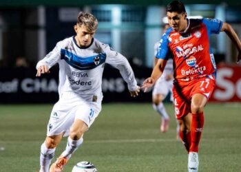 Monterrey evita la derrota y empata 1-1 a Xelajú