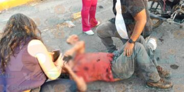 Motociclista ciclovía herido Victoria