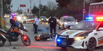 Motociclista muere al ser chocado y arrollado en Pesquería, Nuevo León