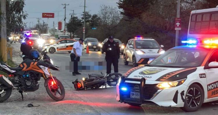 Motociclista muere al ser chocado y arrollado en Pesquería, Nuevo León