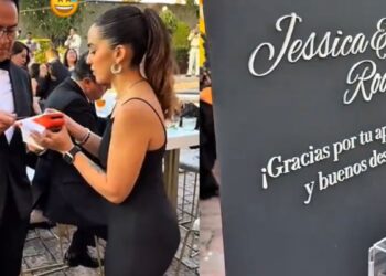 Novios ofrecen terminal bancaria para recibir regalos en su boda y desatan debate en redes