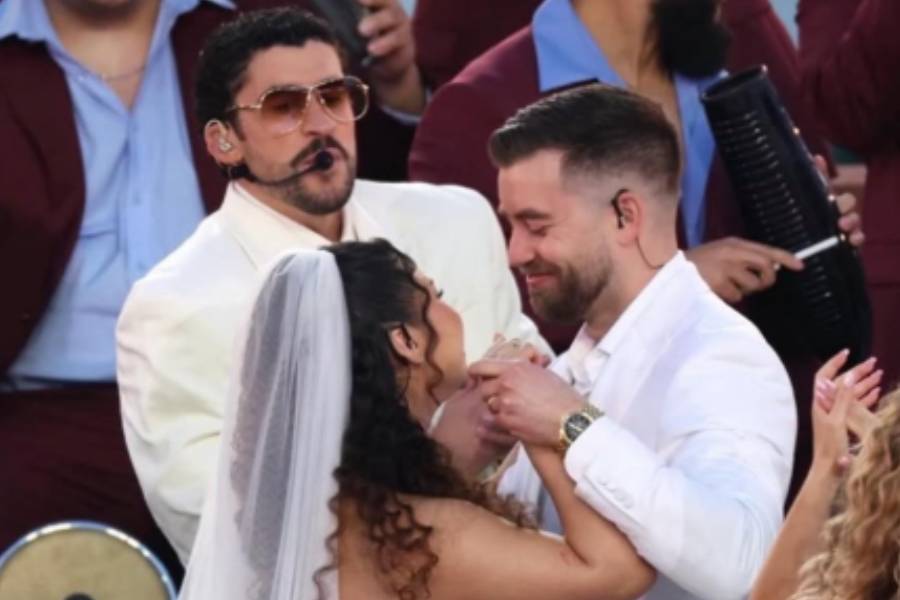 Pareja que se casó en Super Bowl agradece a Bad Bunny por su boda