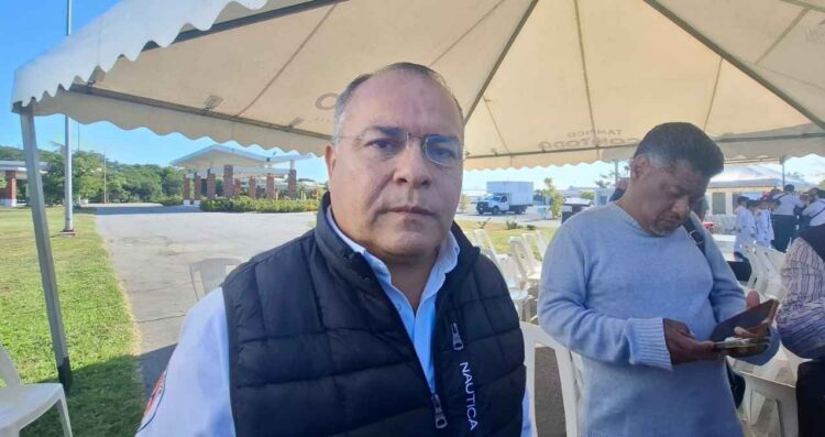 Protección Civil alerta por postes dañados en Tampico, Tamaulipas