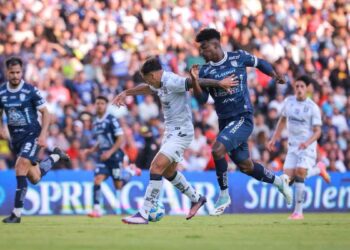 Querétaro y Pachuca cierran el partido con expulsiones y sin goles