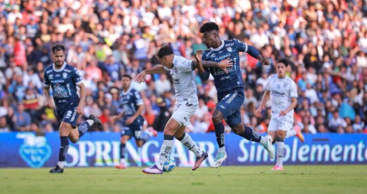 Querétaro y Pachuca cierran el partido con expulsiones y sin goles