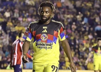 Saint-Maximin debut Lens