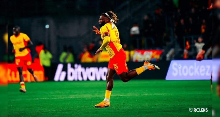 Saint-Maximin defiende mexicanos