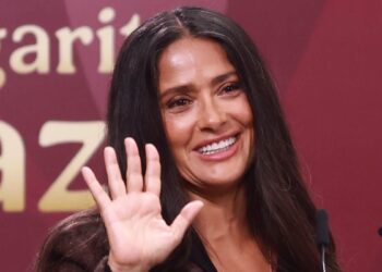 Salma Hayek dialoga con Claudia Sheinbaum sobre impulso al cine mexicano