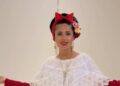 Salma Hayek reaparece en Veracruz vestida de jarocha