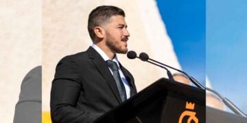 Samuel García expone cómo la nueva Constitución impulsa a Nuevo León