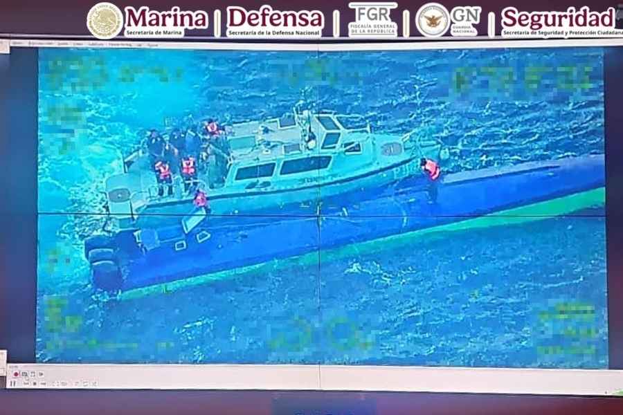 Semar asegura semisumergible con carga ilícita frente a la costa de Manzanillo, Colima